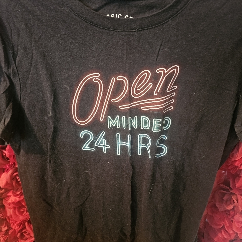 Aeropostale Classic Crew Black Graphic Tee with Neon Text Size XLarge